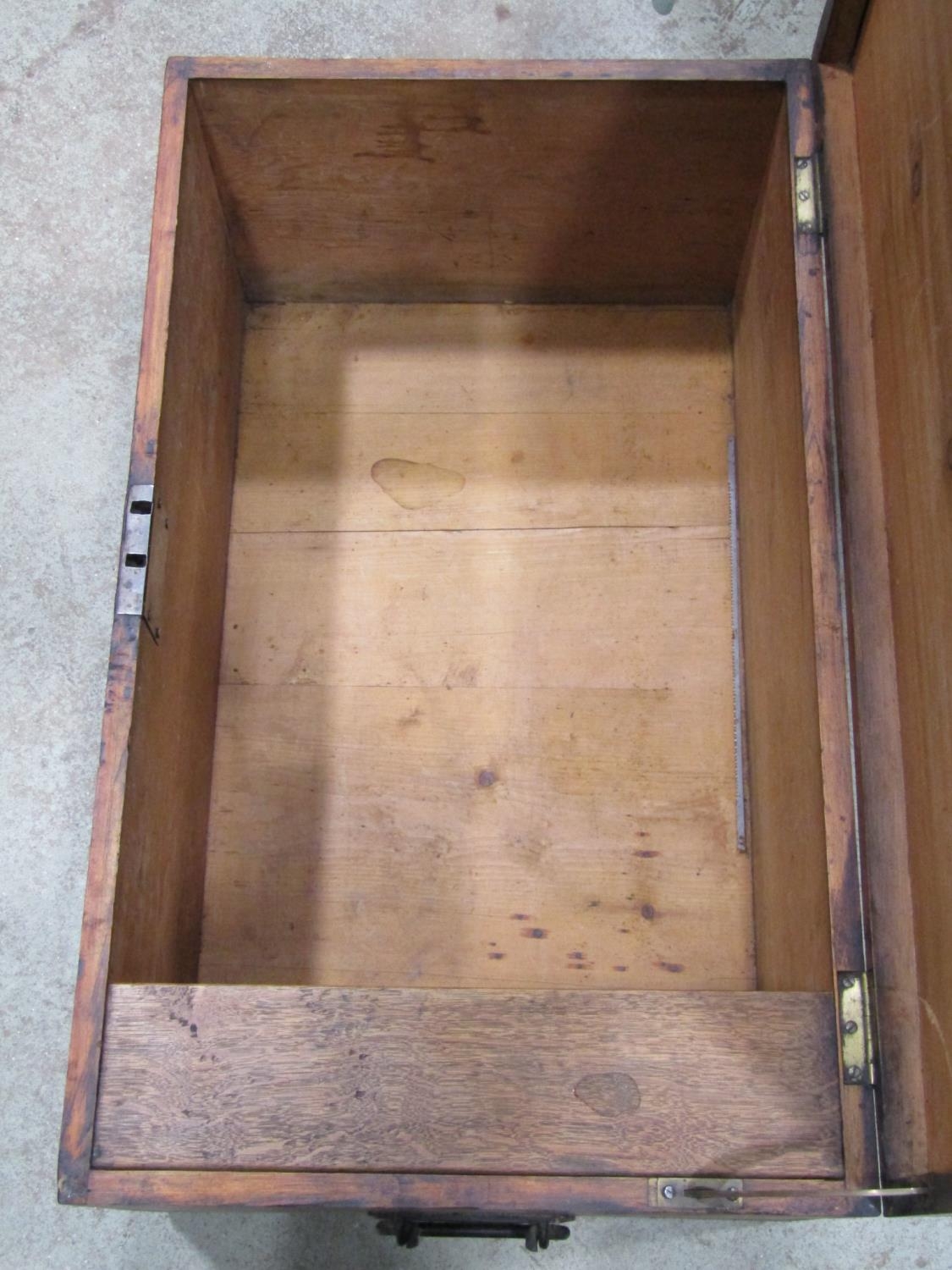 A 19th century pine blanket box with hinged lid and drop side iron work carrying handles, 80 cm wide - Image 4 of 4