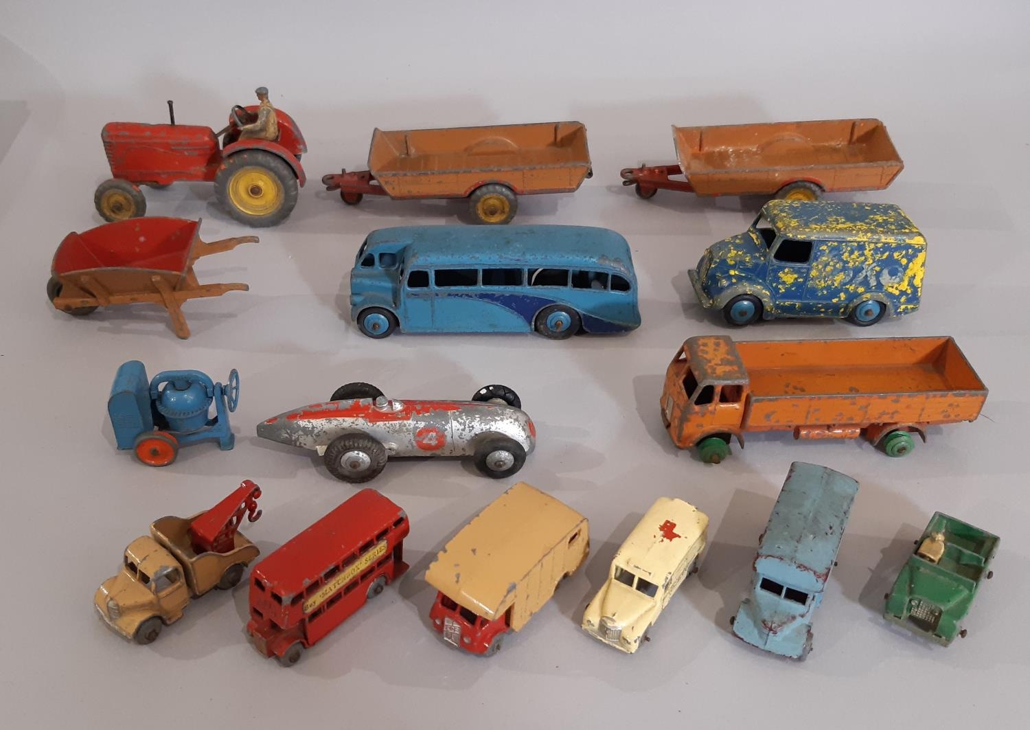 Mixed lot of vintage toys including Britains lead painted farm and zoo figures, 2 boxes of - Image 4 of 5