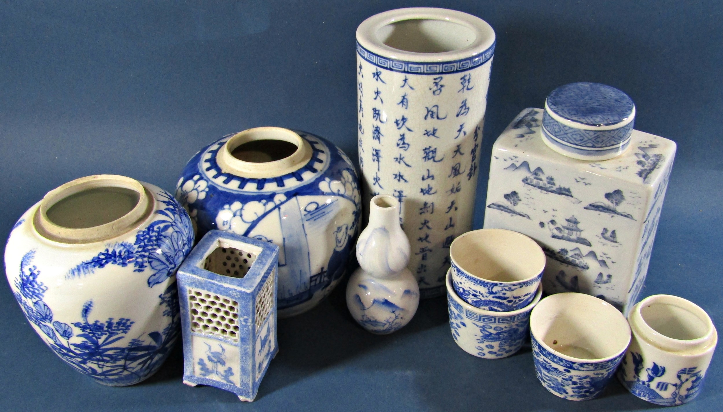 A collection of 19th century and later Chinese blue and white porcelains including plates, cricket - Image 4 of 4