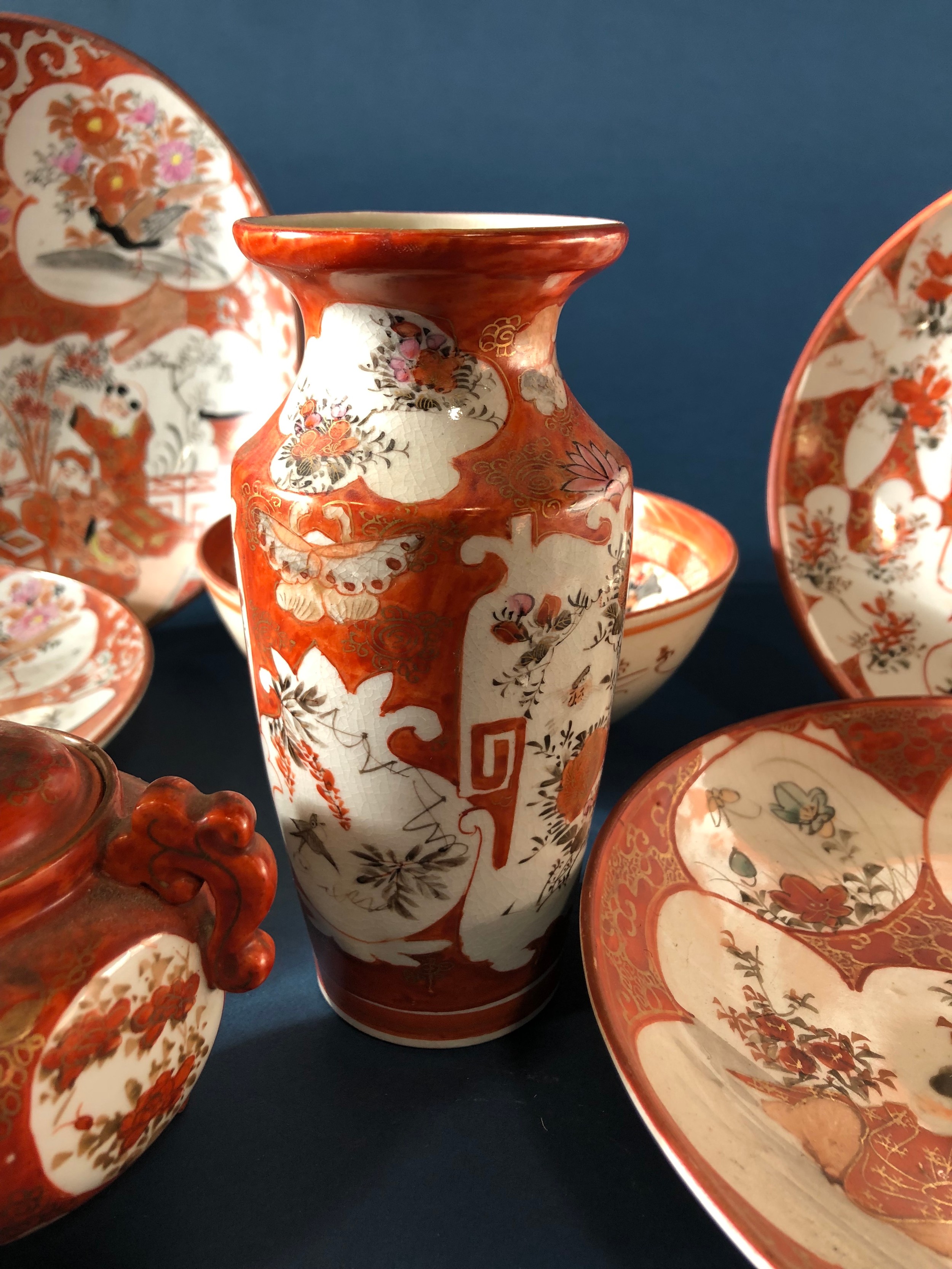 A collection of late 19th century and later Japanese kutani porcelains comprising four dishes, three - Image 6 of 6