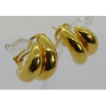 Pair of 18k earrings with hammered finish and clip fastenings, 17.1g