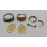 Group of 9ct jewellery to include a ring and two pendants / charms with engraved letters 'F' and '