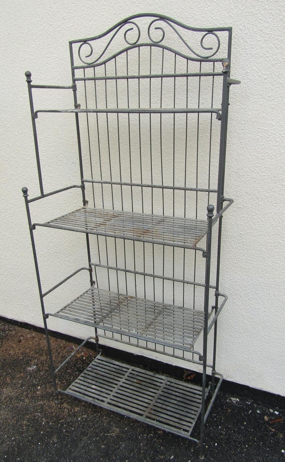 A heavy gauge freestanding folding steel rack with four partially graduated strapwork tiers, 83 cm - Image 2 of 3