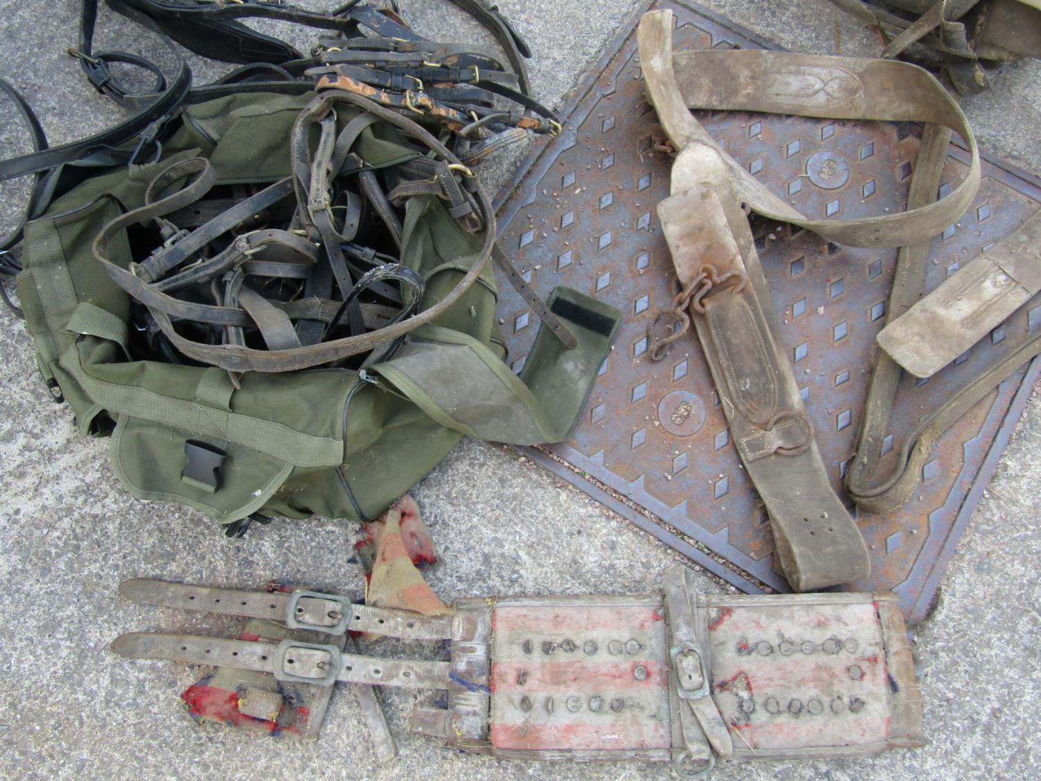A quantity of horse harness/tack including a quantity of leather strap, blinkers, collars, etc, - Image 6 of 11