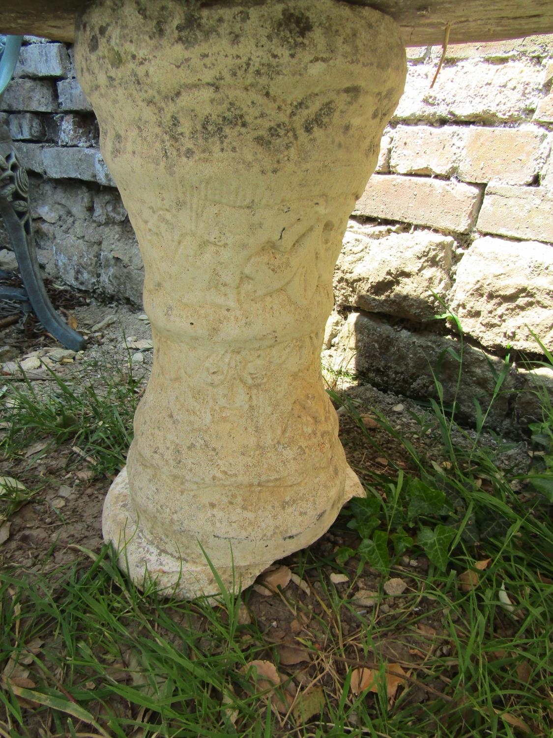 A three sectional garden bench with rectangular thick natural stone top raised on a pair of cast - Image 3 of 4