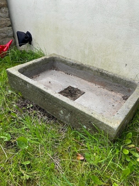 A natural stone rectangular trough, approx 91cm x 54cm x 19cm deep, to be viewed and collected: - Image 2 of 2