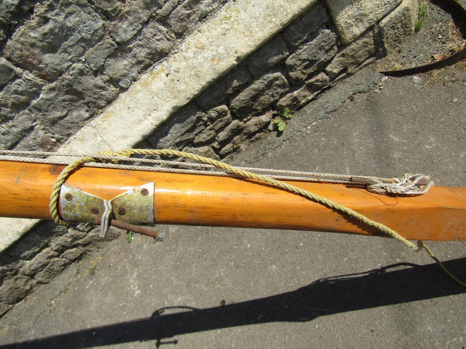 A stained pine mast/flag pole, 4 metres long - Image 2 of 3