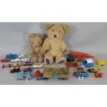 Vintage model vehicles, unboxed, including Corgi Chipperfield circus Menagerie Transporter and