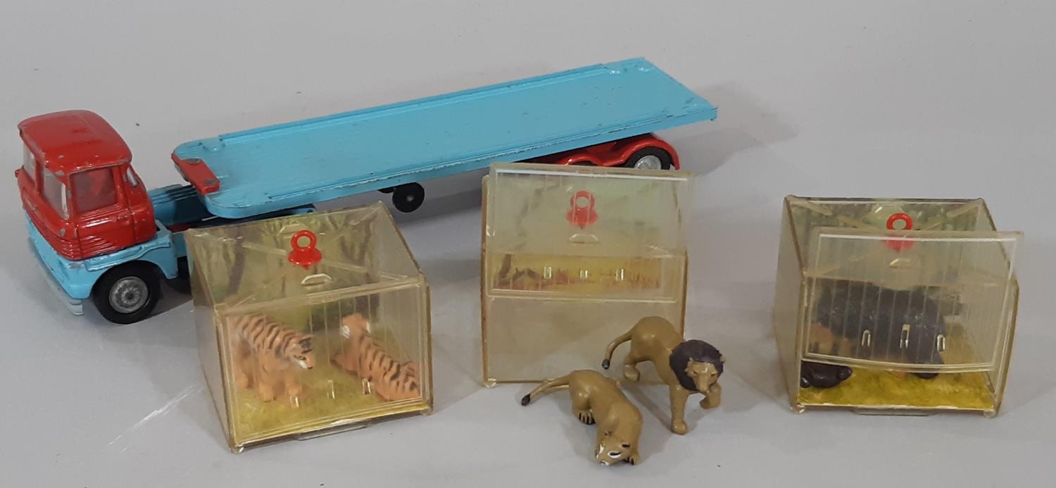 Vintage model vehicles, unboxed, including Corgi Chipperfield circus Menagerie Transporter and - Image 3 of 4