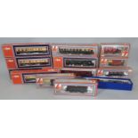 Lima 00 gauge locomotives, coaches and rolling stock including 'King George V' 4-6-0 Great Western
