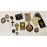 Small collection of miscellaneous items to include fobs, thimble, crucifix, etc, gaming spade