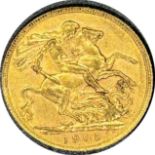 George V gold sovereign dated 1905, circulated, contained in a circular container