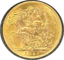 George V gold sovereign dated 1927, circulated, contained in a circular container