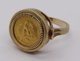 9ct ring set with a 1945 Dos Pesos gold coin, size O, 5.4g