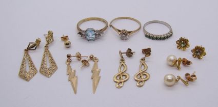 Collection of jewellery comprising two 9ct dress rings, 3.3g total (both af), a further white