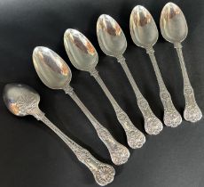 Six William IV shell pattern silver serving spoons, London 1837, maker Robert Wallis, 23 cm long, 20