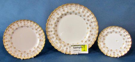 A mixed quantity of Spode gilt Fleur De Lys pattern tea and dinnerwares, to include lidded serving