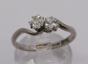 Good quality 18ct white gold diamond crossover ring, each diamond 0.25ct approx, 3.1g