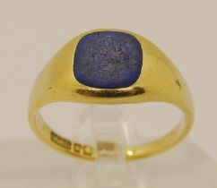 18ct lapis lazuli signet ring, maker 'CG&S', Birmingham 1974, size K, 3.7g