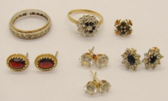 Group of modern gem set jewellery comprising two 9ct dress rings (one af), plus a quantity of yellow