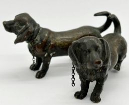 United pair of bronze hounds, 7cm approx