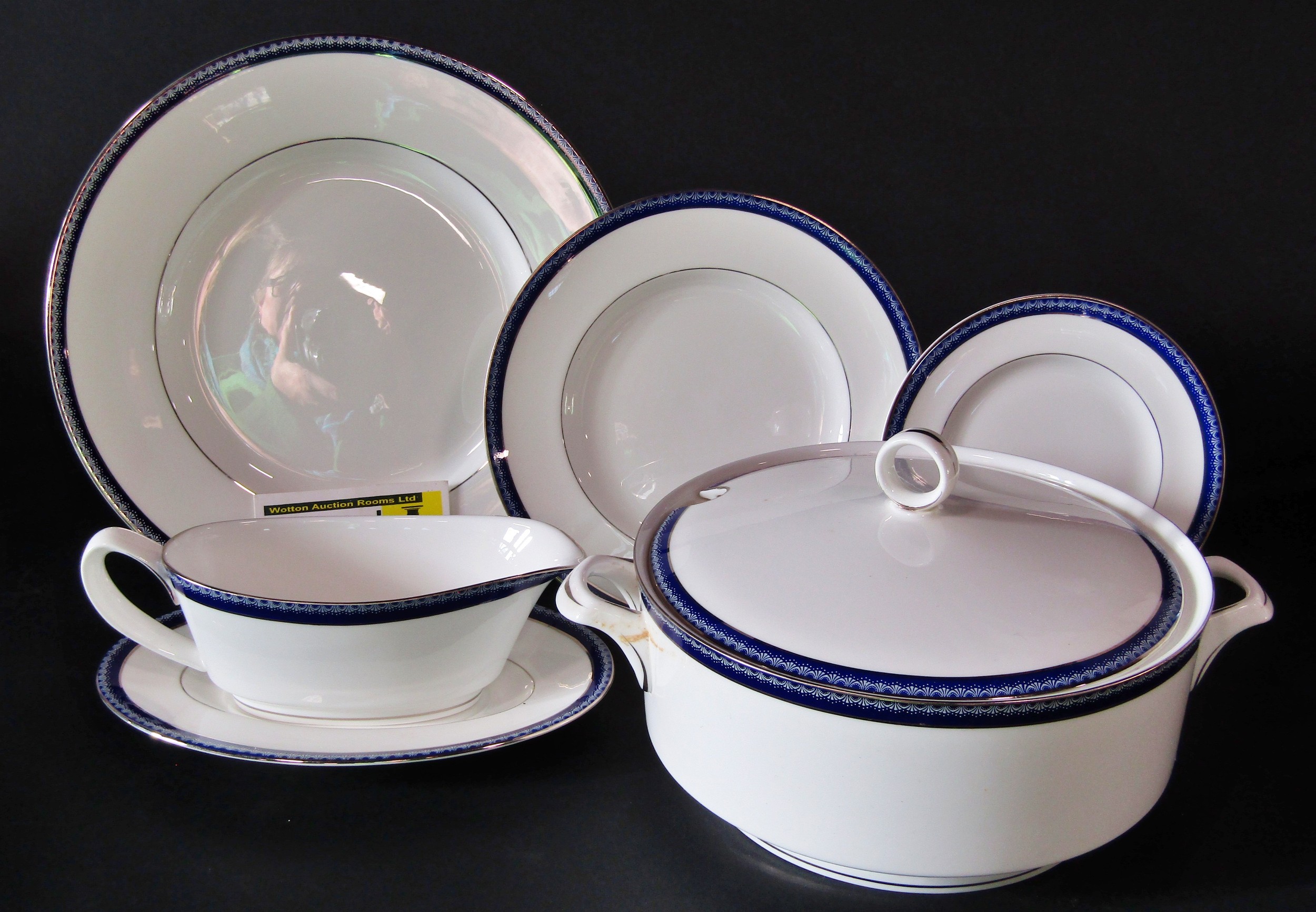 A collection of Royal Worcester Avalon dinnerware comprising dinner plates, side plates, tureens, - Image 5 of 6