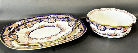 Crown Derby Imari pattern platter and a further smaller charger, together with an open bowl (3)