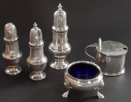 Mixed selection of silver condiments, two pepper pots, a salt cauldron and a mustard pot, 12.4oz