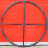 Large Victorian cast iron 4 spoke wagon wheel, Dia.117cm