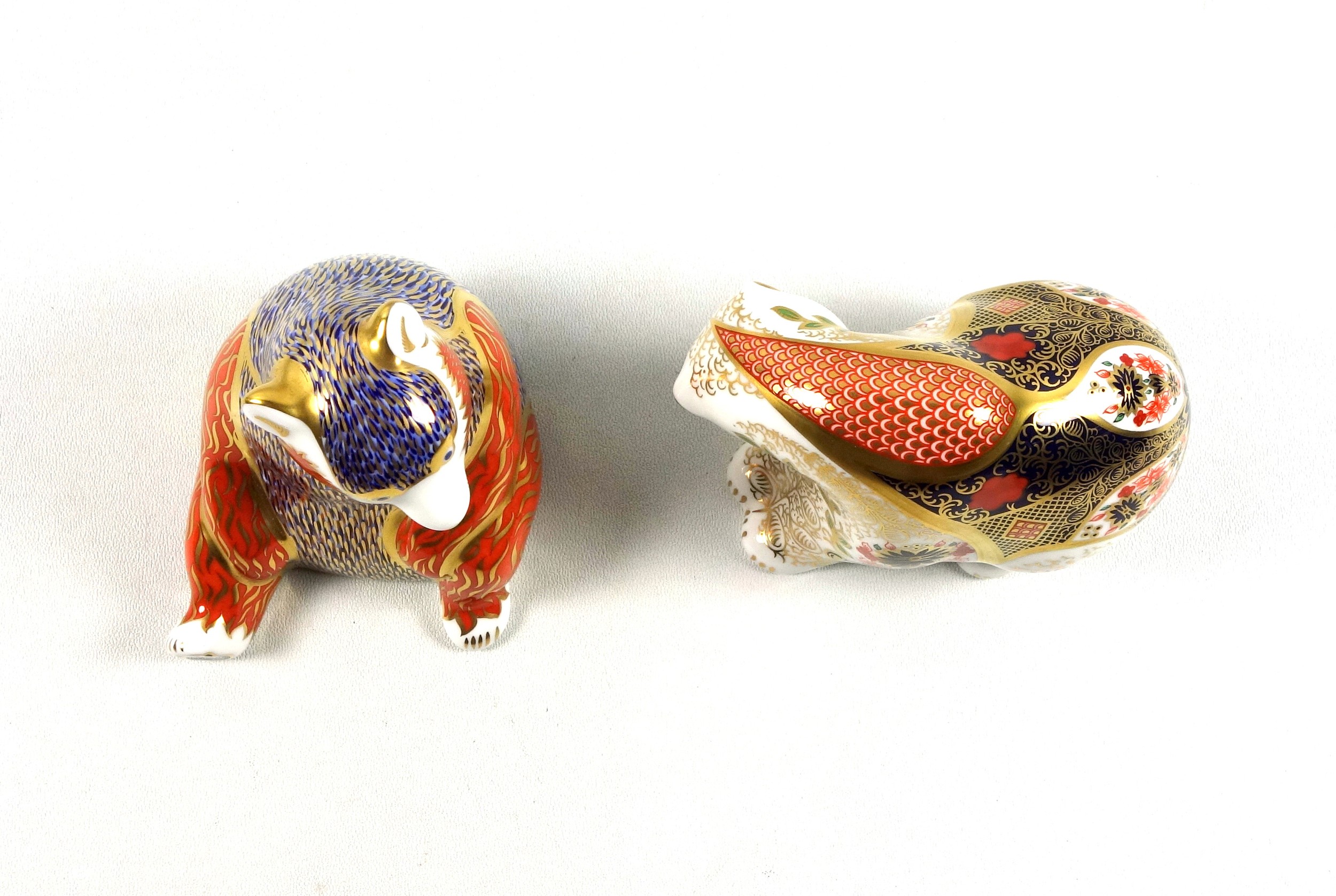 Royal Crown Derby "Honeybear" paperweight, H.10cm and an Imari pattern "Rocky Mountain bear", W. - Image 4 of 5