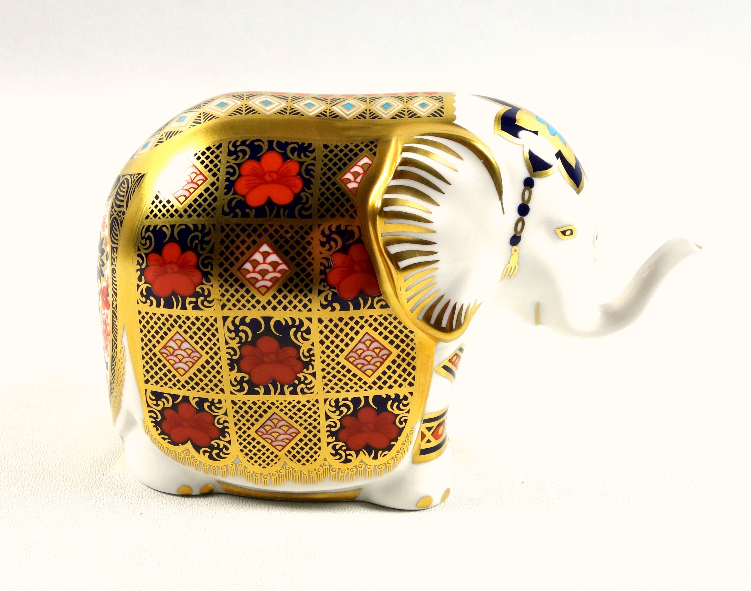 Royal Crown Derby Imari pattern elephant paperweight, 189/750, commissioned by Gump's of San - Image 2 of 6