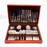 Suite of silver rat-tail pattern cutlery, comprising 8 soup spoons, 8 table forks, 2 table spoons, 8