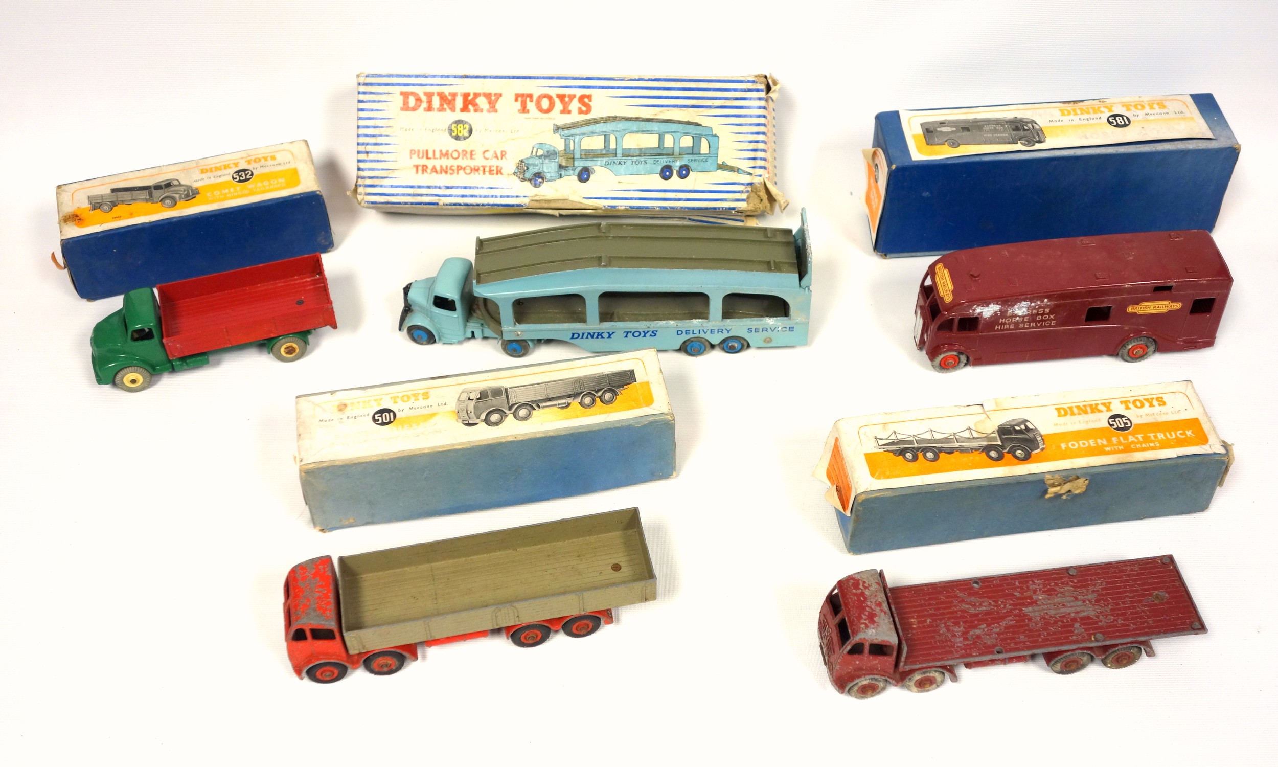 Dinky and die cast model vehicles including Pullmore car transporter 582, Foden flat truck 505,