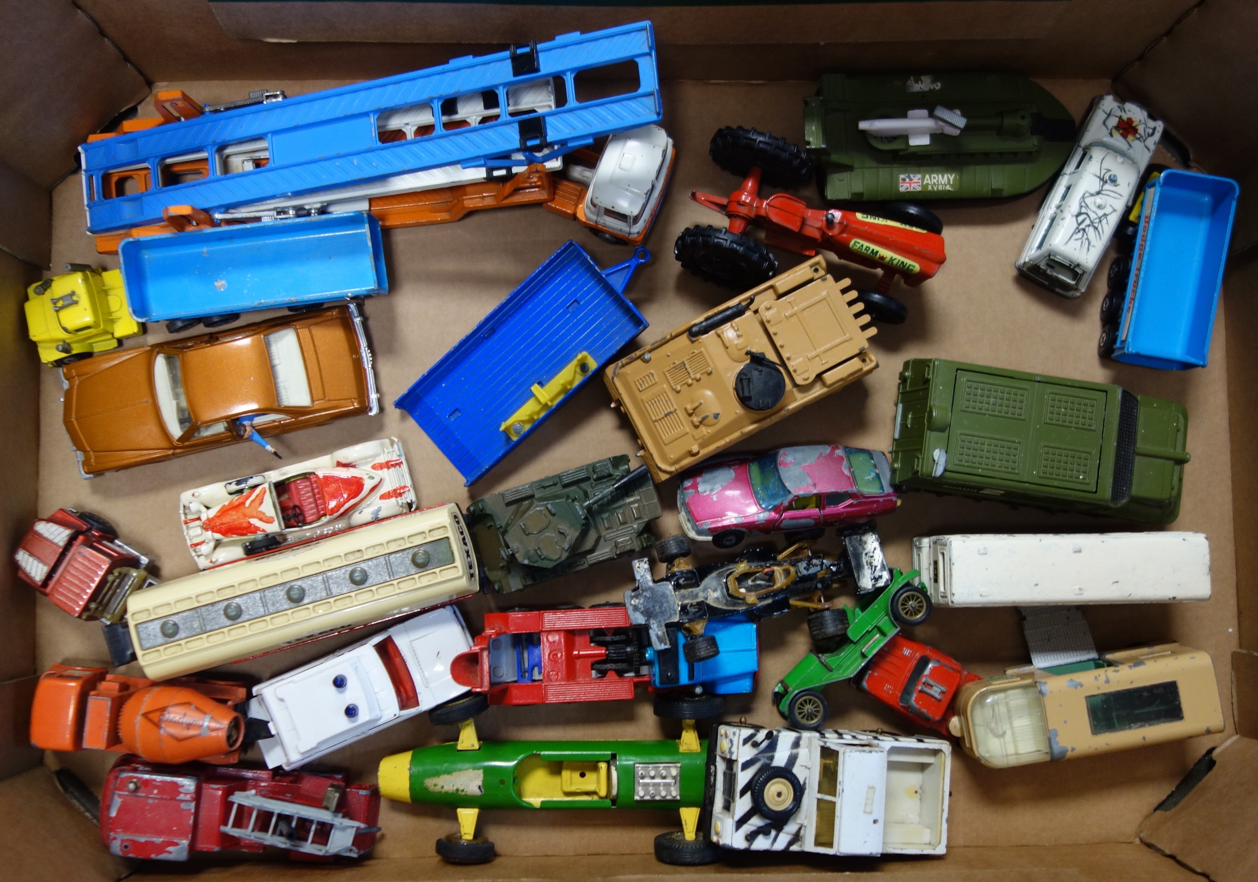 Quantity of diecast military and civilian vehicles including Triang, Matchbox, Dinky, Corgi and