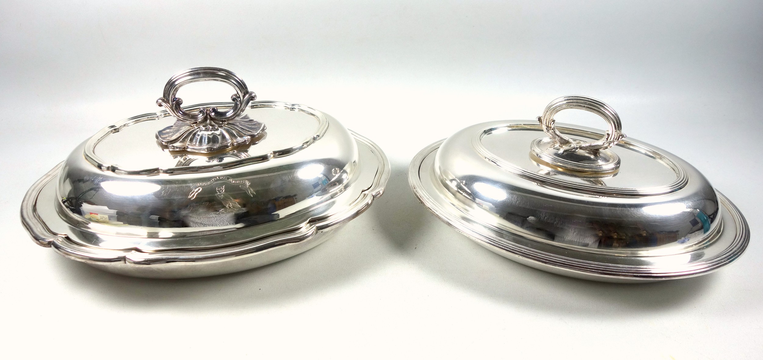 Silver plated entrée dish with removable handle, engraved with owl crest "Sapientia Dei Donum", W.