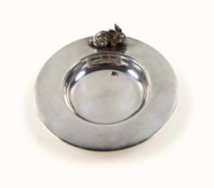 Elizabeth II silver circular dish, surmounted by a rabbit, by Sarah Jones, London, 1984, Dia.65cm,