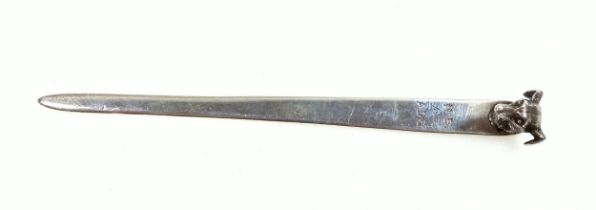 George V novelty silver dog's head letter opener, possibly a greyhound, with presentation