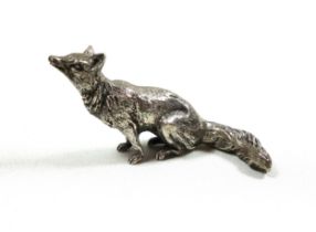 Cast silver, 835 standard, model of a fox, L.9.5cm, 84grs
