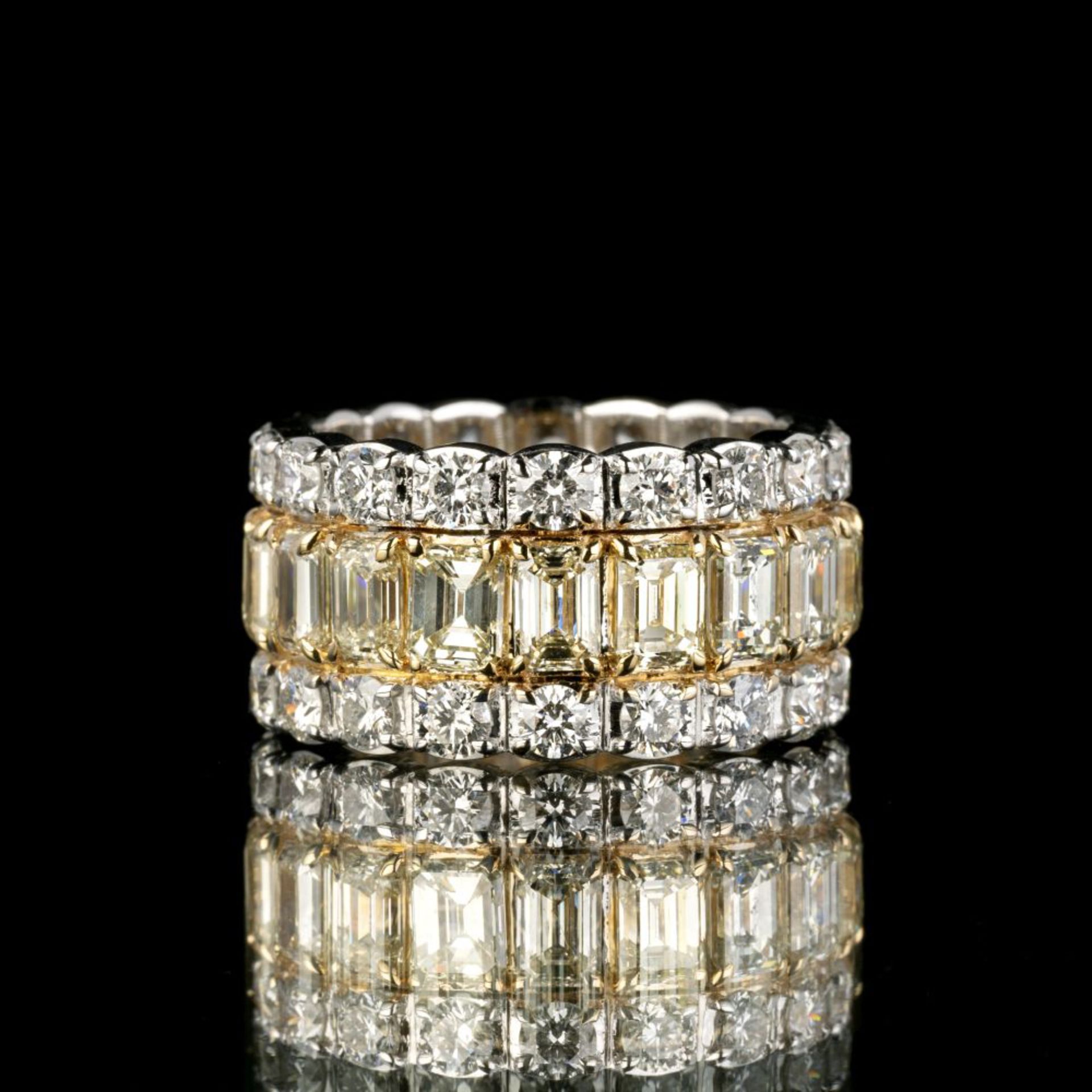 A highcarat Diamond Ring. - Image 2 of 2