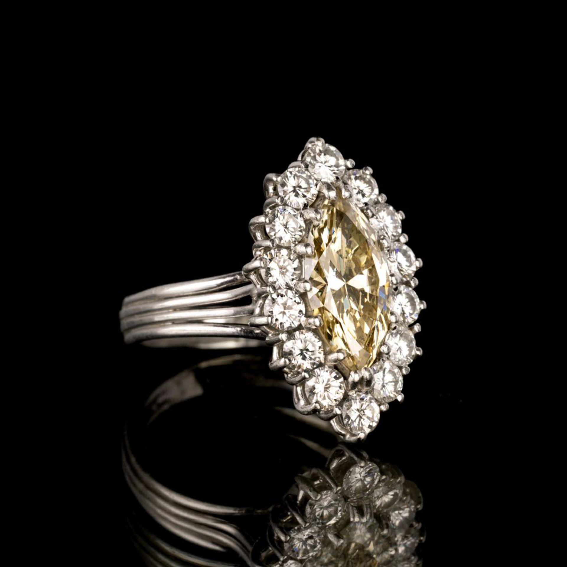 A Fancy Diamond Ring. - Image 2 of 2