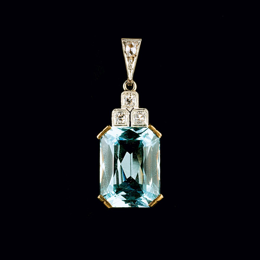 An Art-déco Aquamarine Diamond Pendant.