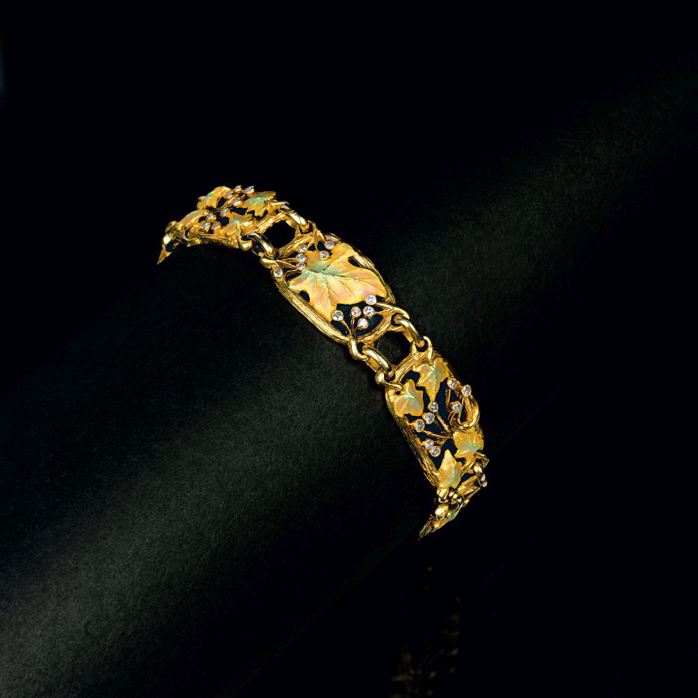 Sandoz, Gustave-Roger (Paris 1867 - 1947), in the manner of. An Art Nouveau Gold Diamond Bracelet 'C