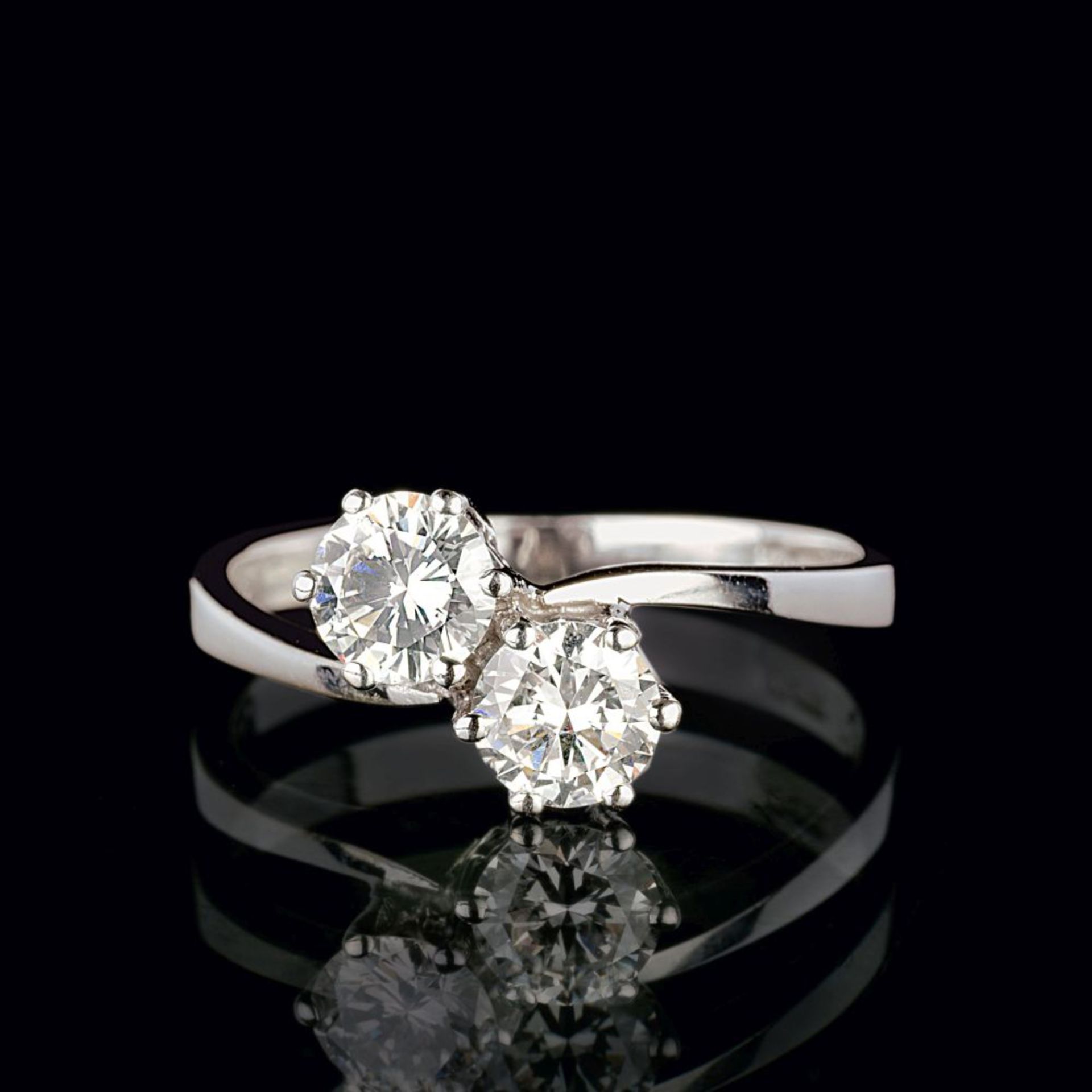 A Diamond Ring 'Toi-et-Moi'.