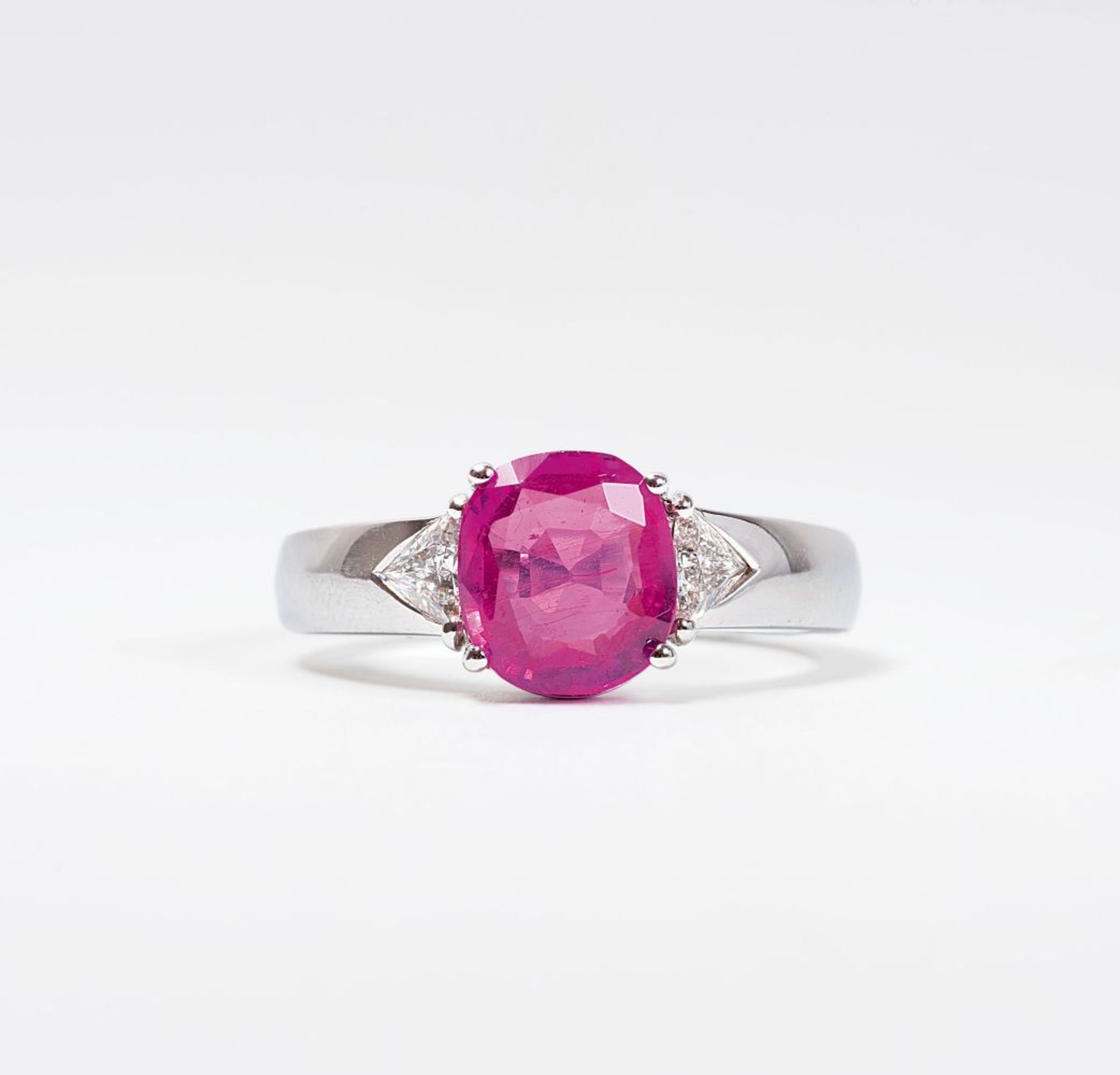Juwelier Wempe. Natürlicher, feinfarbiger Pink-Saphir-Ring.