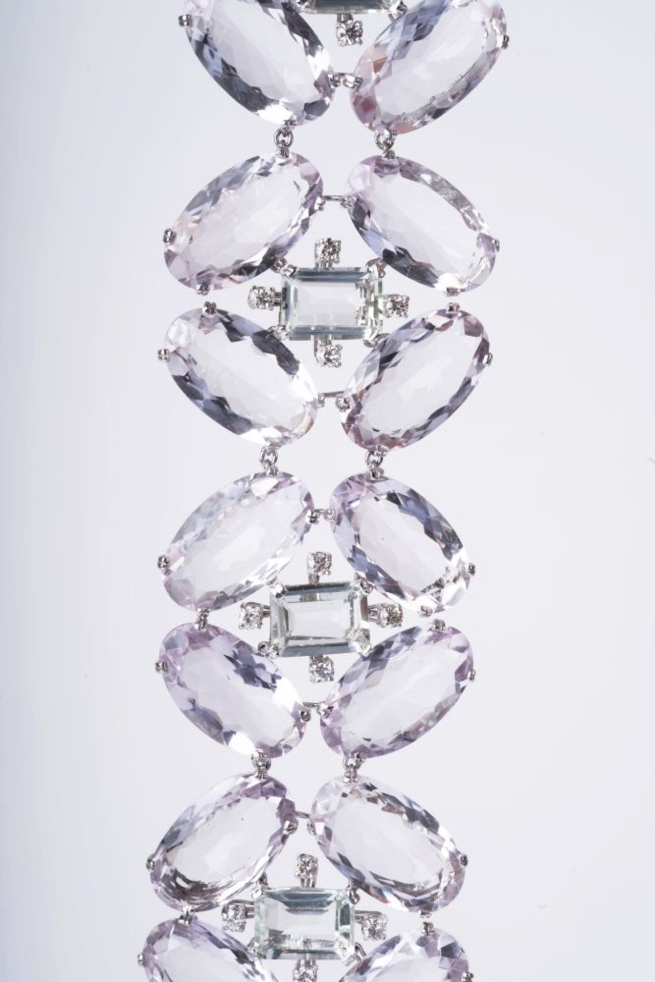 A wide Precious Stone Bracelet 'Mauve et Vert'. - Image 3 of 3