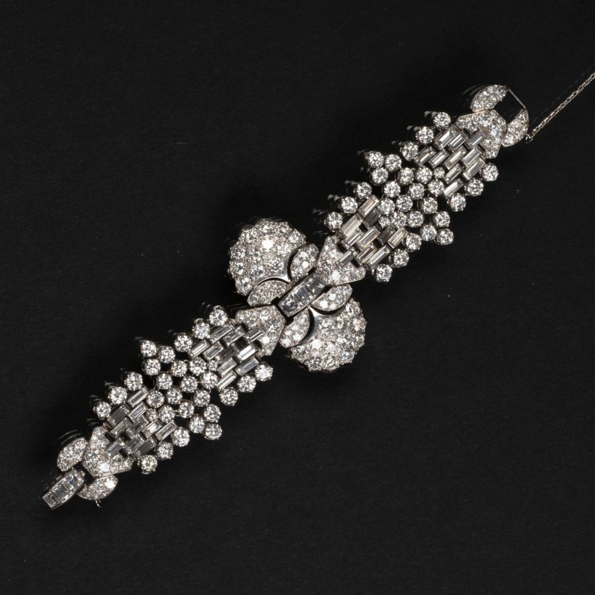 An exquisite, highcarat Art-déco Diamond Bracelet. - Image 2 of 2