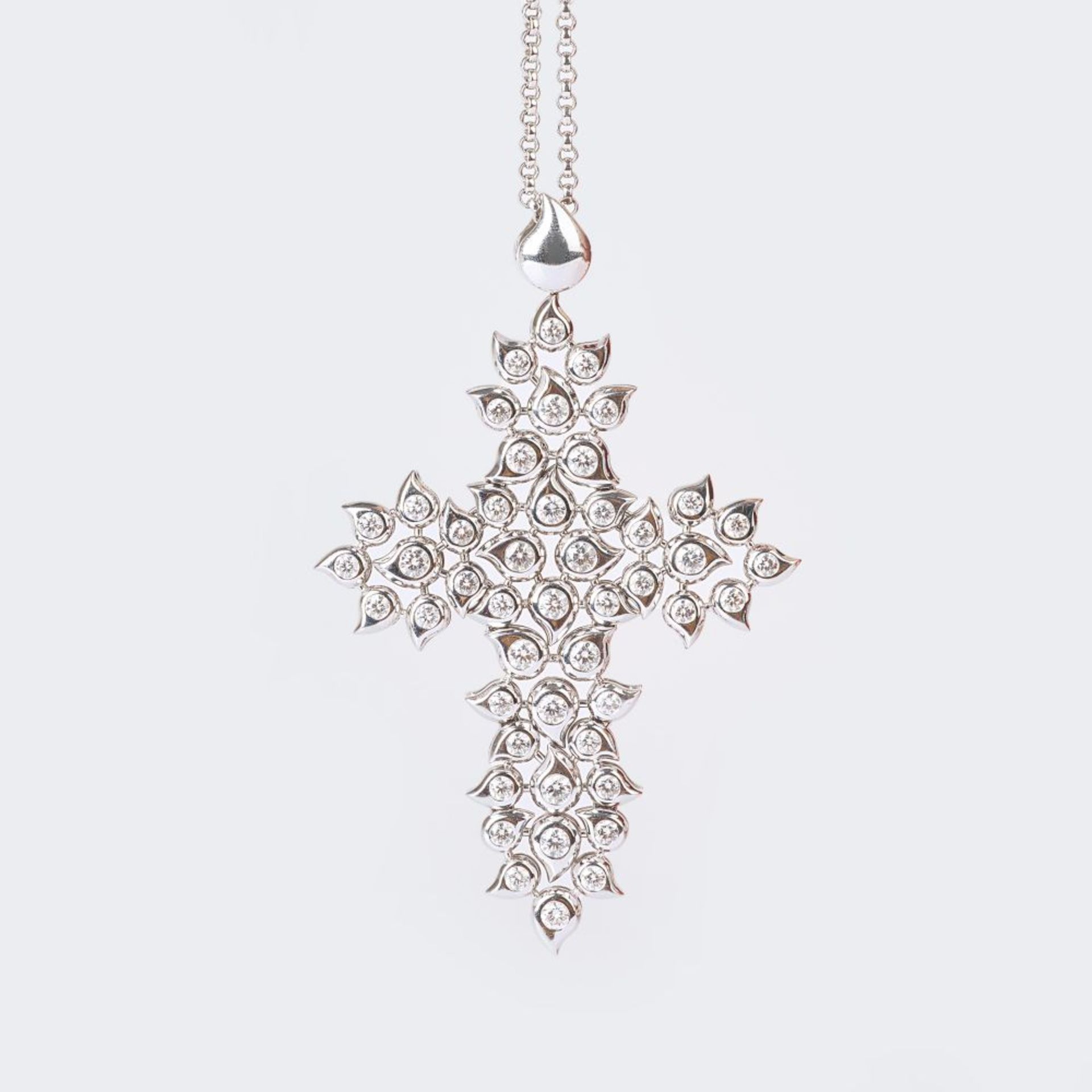 Tamara Comolli. A very significant 'Cross Pendant Snowflakes' Pendant with Diamonds and Pink Sapphir - Image 2 of 2