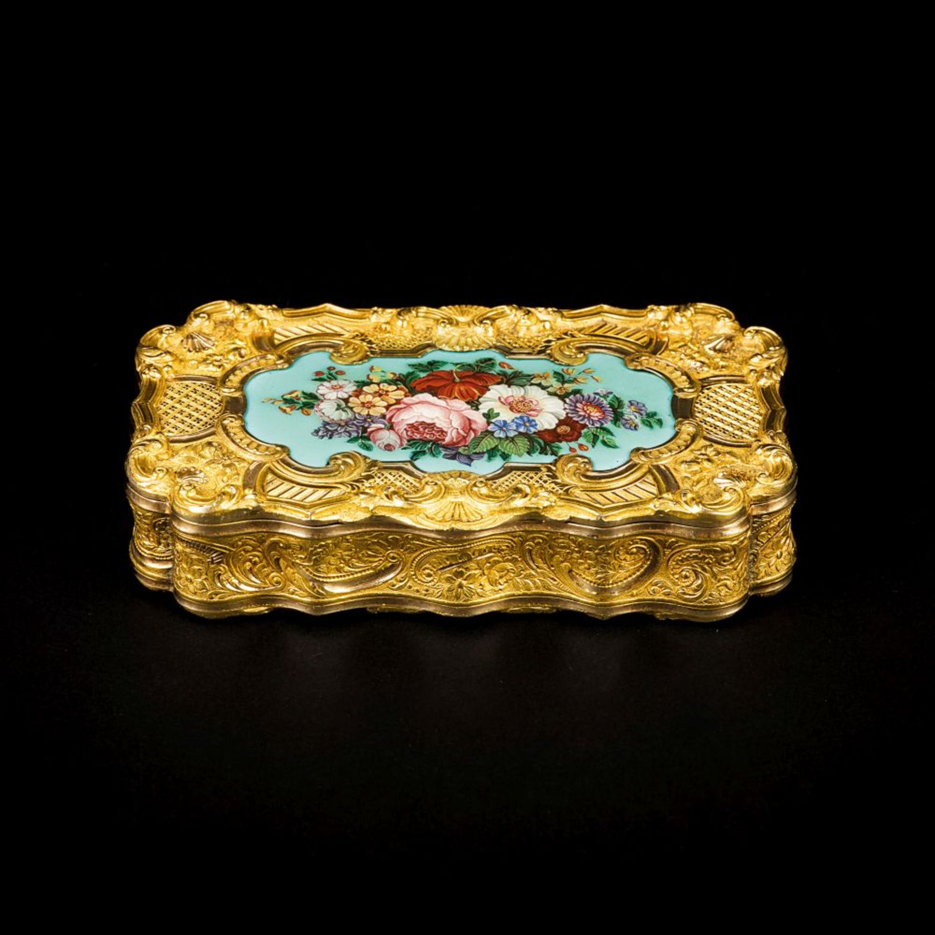 A Gold Snuffbox with Enamel Painting.