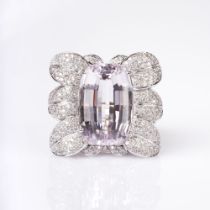 A large Cocktailring with Kunzite and Diamonds.