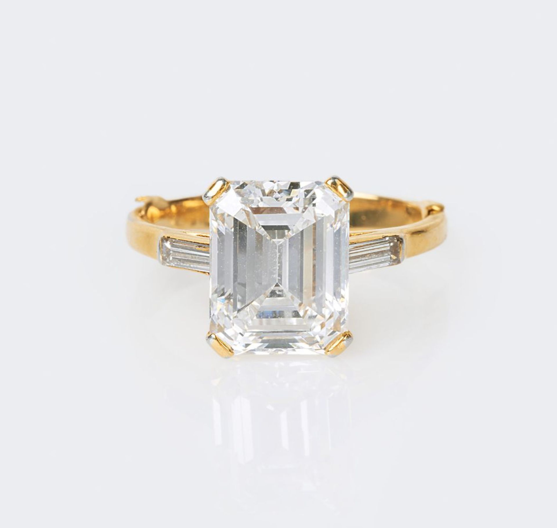 An exceptional, highcarat River Diamond Ring in Emerald Cut.